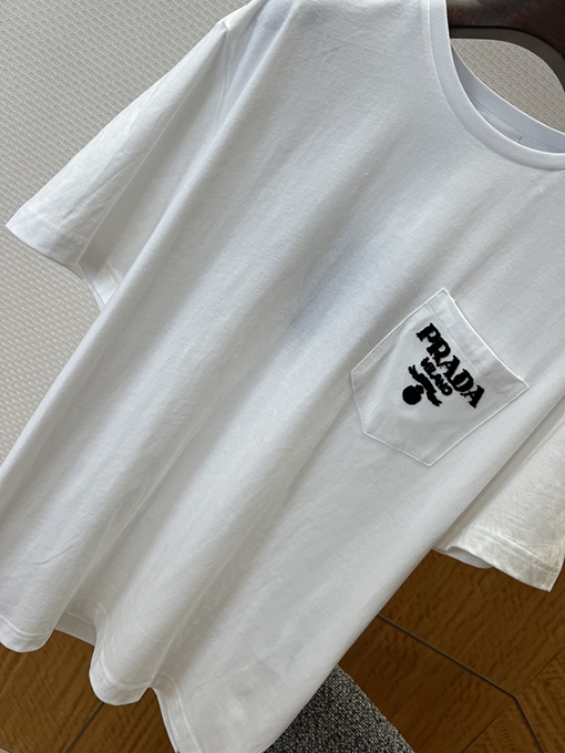 プラダ レターポケット付きクルーネック半袖Tシャツ