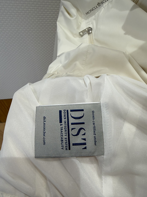 モンクレール 袖にパッチが付いた軽量スタンドカラーのカジュアルジャケット