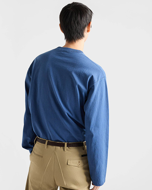 プラダコピー 逆三角形ロゴのクルーネック長袖シャツ