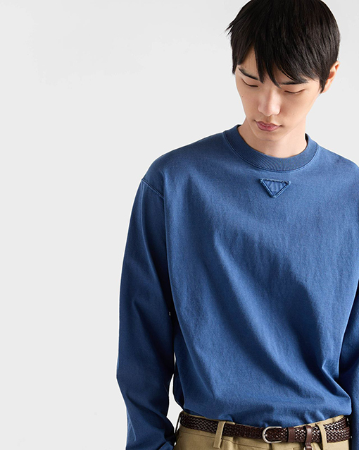 プラダコピー 逆三角形ロゴのクルーネック長袖シャツ