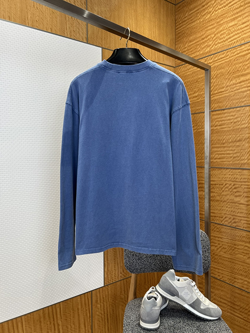 プラダコピー 逆三角形ロゴのクルーネック長袖シャツ