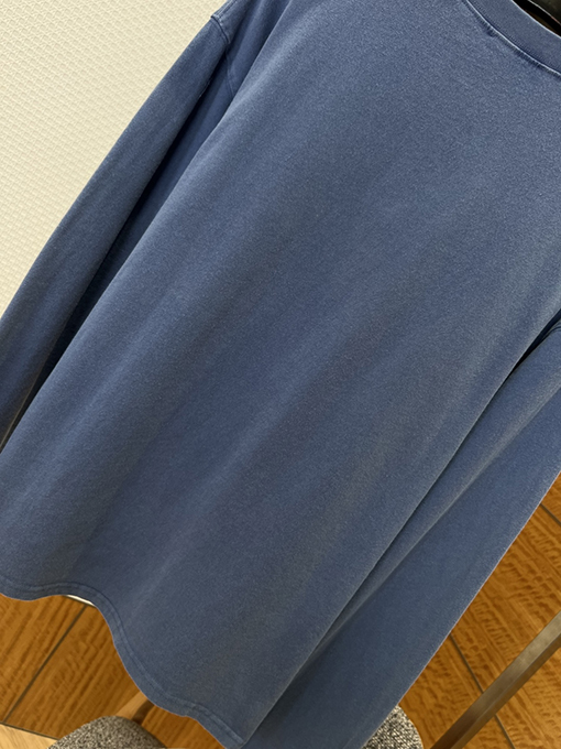 プラダコピー 逆三角形ロゴのクルーネック長袖シャツ