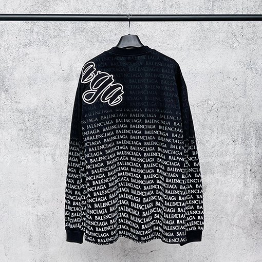 バレンシアガ BALENCIAGA グラデーション文字の総柄プリント長袖シャツ