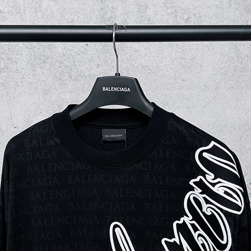 バレンシアガ BALENCIAGA グラデーション文字の総柄プリント長袖シャツ