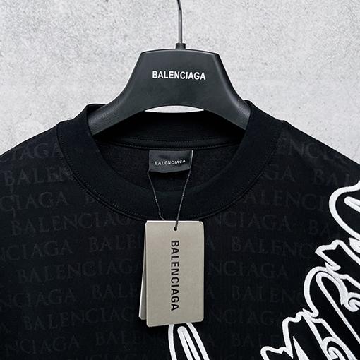 バレンシアガ BALENCIAGA グラデーション文字の総柄プリント長袖シャツ