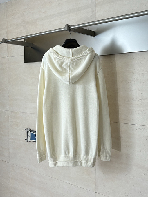 ルイヴィトンコピー LV 新作レザーロゴ刺繍入りフード付きニットセーター