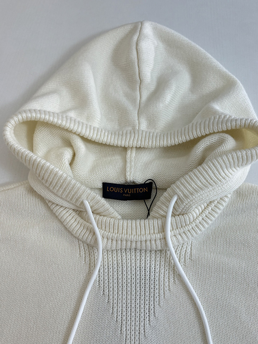 ルイヴィトンコピー LV 新作レザーロゴ刺繍入りフード付きニットセーター