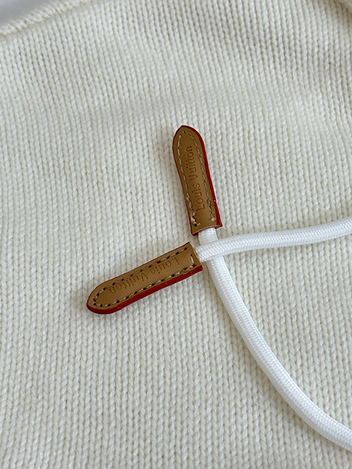 ルイヴィトンコピー LV 新作レザーロゴ刺繍入りフード付きニットセーター