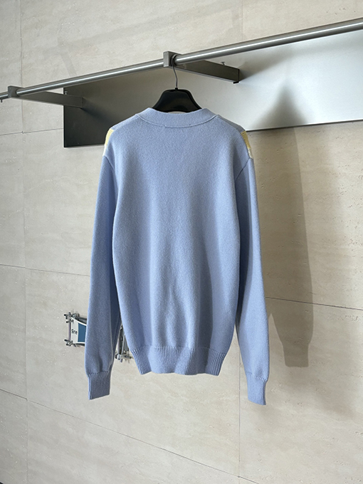 ルイヴィトン 新モデルロゴ刺繍入りカラーブロックVネックニットカーディガン