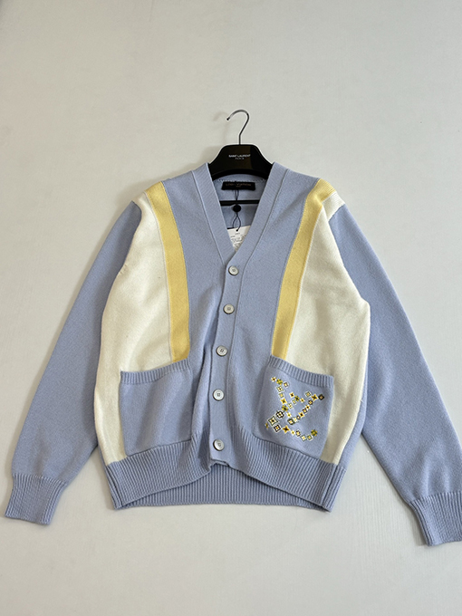 ルイヴィトン 新モデルロゴ刺繍入りカラーブロックVネックニットカーディガン