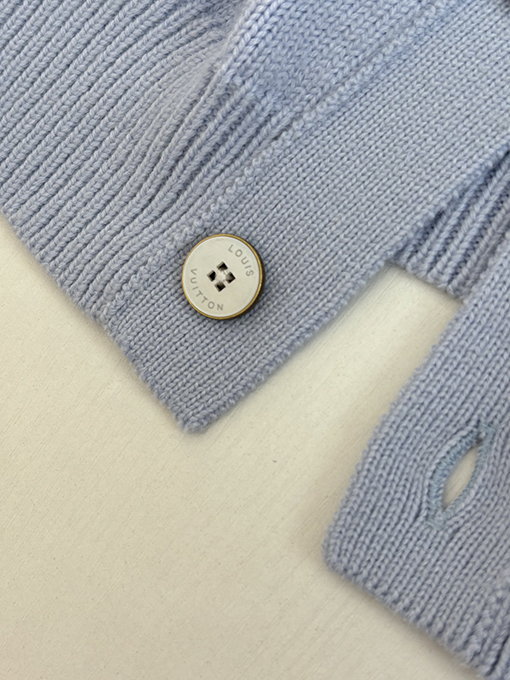 ルイヴィトン 新モデルロゴ刺繍入りカラーブロックVネックニットカーディガン