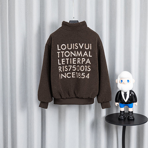 ルイヴィトン ランウェイのクラシックコート