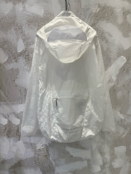 ルイヴィトンブランドコピー パッチワークモノグラム柄のフード付きジャケット