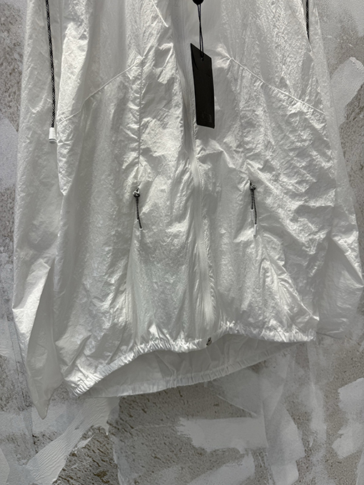 ルイヴィトンブランドコピー パッチワークモノグラム柄のフード付きジャケット