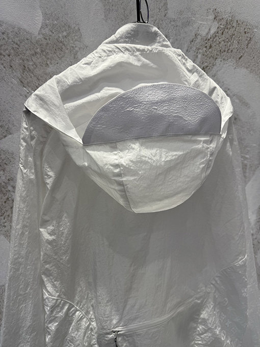 ルイヴィトンブランドコピー パッチワークモノグラム柄のフード付きジャケット