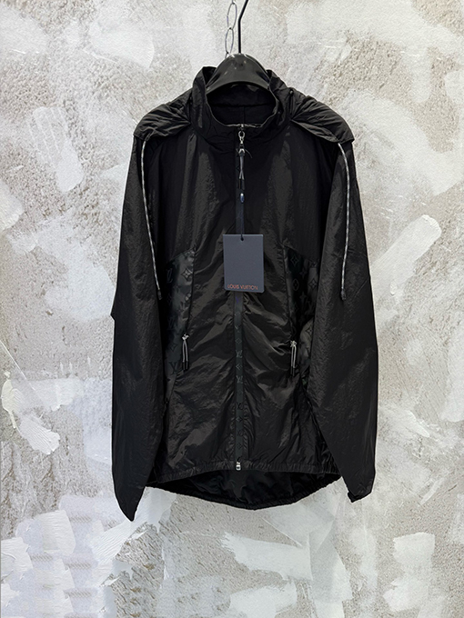 ルイヴィトンブランドコピー パッチワークモノグラム柄のフード付きジャケット