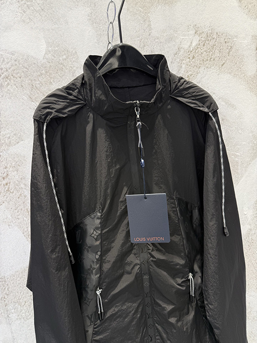 ルイヴィトンブランドコピー パッチワークモノグラム柄のフード付きジャケット