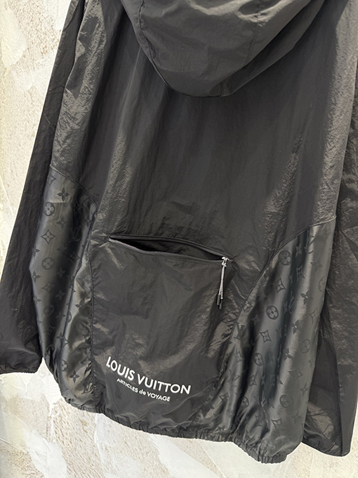 ルイヴィトンブランドコピー パッチワークモノグラム柄のフード付きジャケット