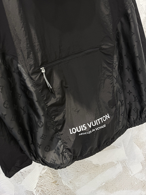 ルイヴィトンブランドコピー パッチワークモノグラム柄のフード付きジャケット
