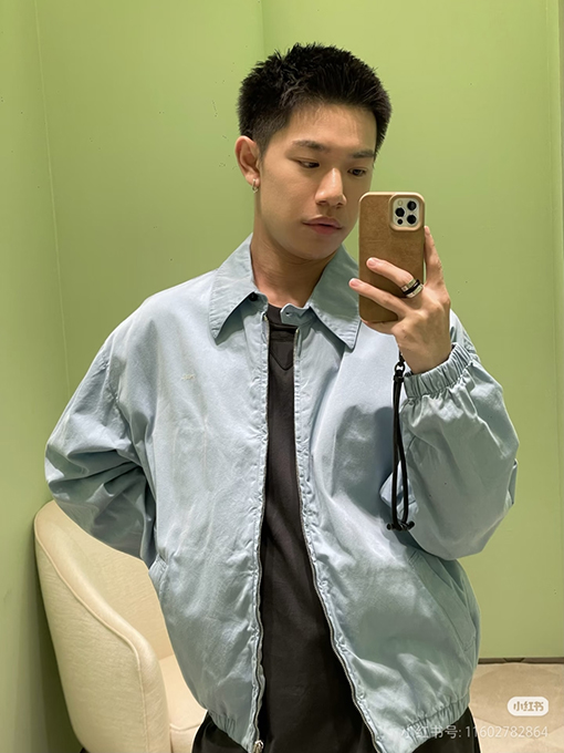 プラダブランドスーパーコピー ジッパー付き長袖刺繍ロゴジャケット