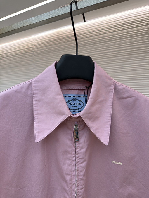 プラダブランドスーパーコピー ジッパー付き長袖刺繍ロゴジャケット