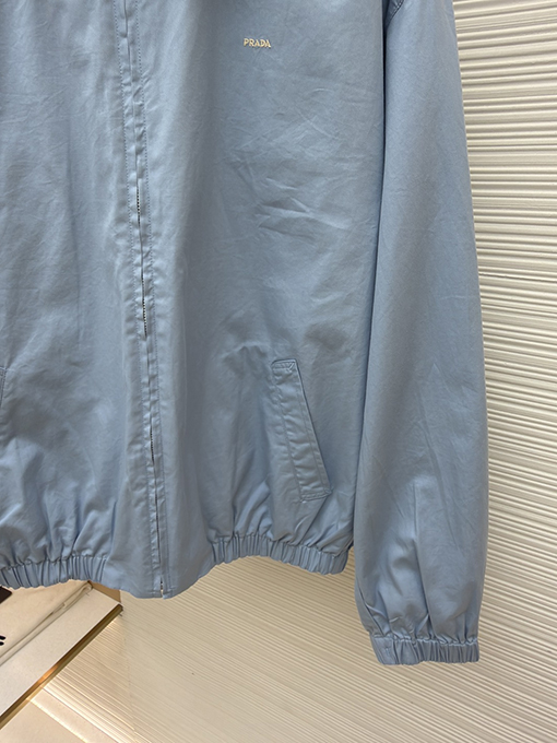 プラダブランドスーパーコピー ジッパー付き長袖刺繍ロゴジャケット