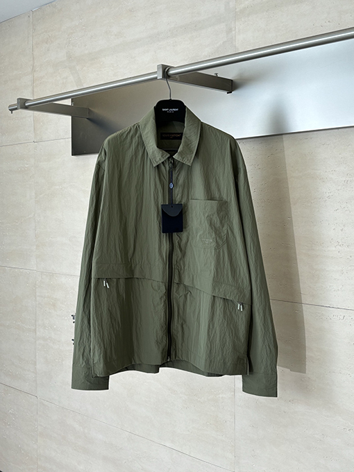 ルイヴィトンコピー オリーブグリーンの機能な襟付きジップアップジャケット