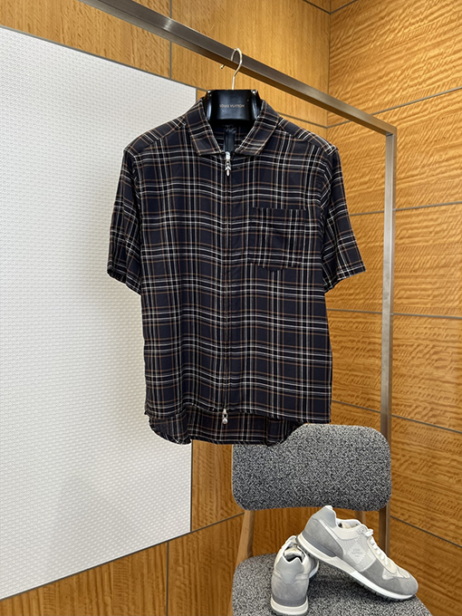 クロムハーツスーパーコピー カラーブロックチェック柄のジップアップ半袖襟付きシャツ