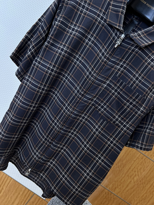 クロムハーツスーパーコピー カラーブロックチェック柄のジップアップ半袖襟付きシャツ