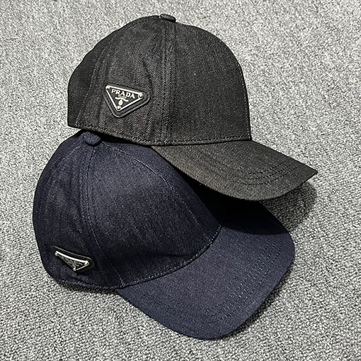 プラダ クラシックなカウボーイベースボールキャップ