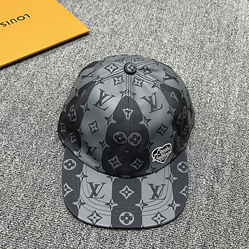ルイヴィトンコピー ニュークラシックベースボールキャップ