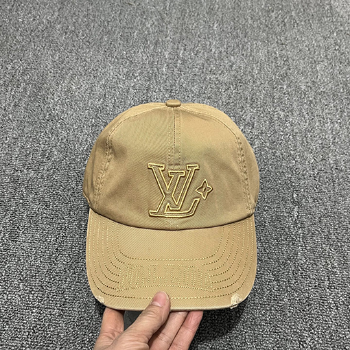 ルイヴィトン デパートのと同じスタイルのベースボールキャップ