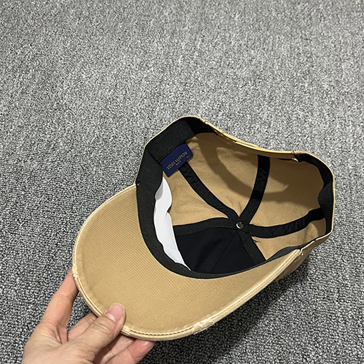 ルイヴィトン デパートのと同じスタイルのベースボールキャップ