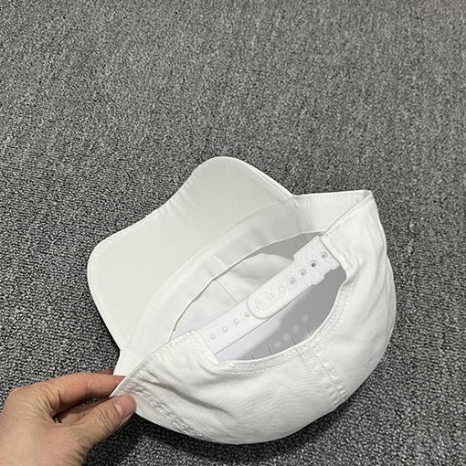 ルイヴィトン デパートのと同じスタイルのベースボールキャップ