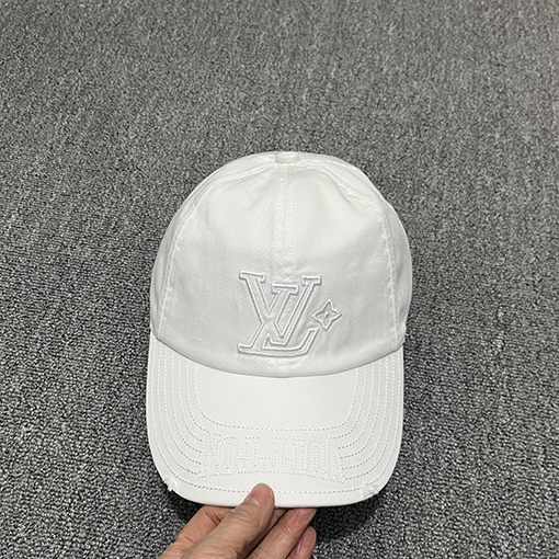 ルイヴィトン デパートのと同じスタイルのベースボールキャップ