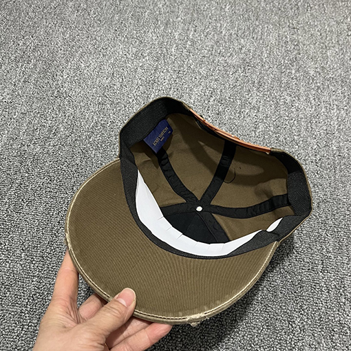 ルイヴィトン デパートのと同じスタイルのベースボールキャップ