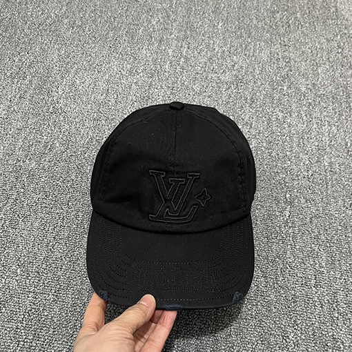 ルイヴィトン デパートのと同じスタイルのベースボールキャップ