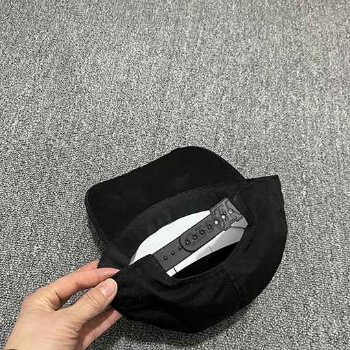 ルイヴィトン デパートのと同じスタイルのベースボールキャップ