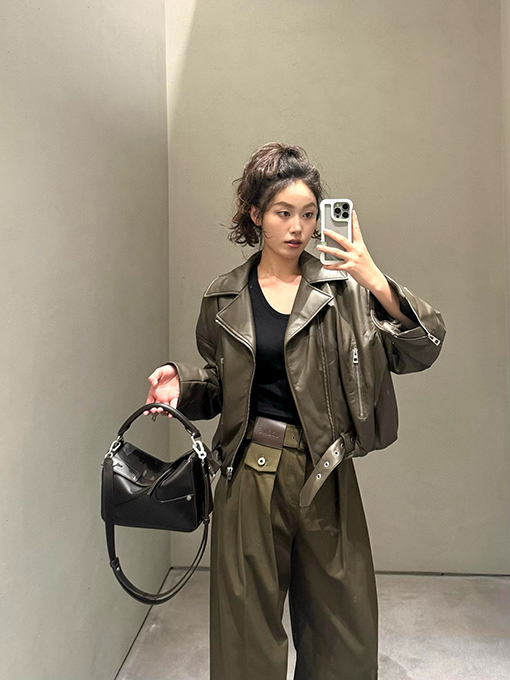 ロエベブランドコピー Puzzle レディースクラシックなパンクスタイルのハンドバッグ