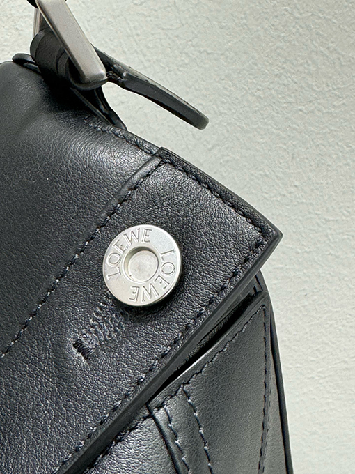 ロエベブランドコピー Puzzle レディースクラシックなパンクスタイルのハンドバッグ