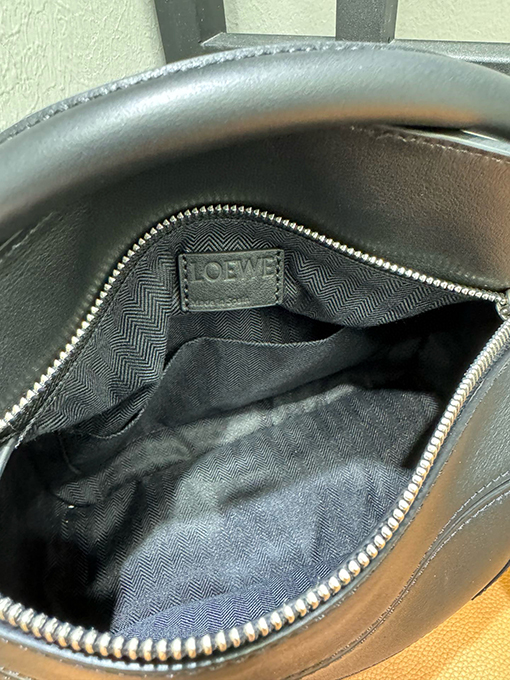 ロエベブランドコピー Puzzle レディースクラシックなパンクスタイルのハンドバッグ