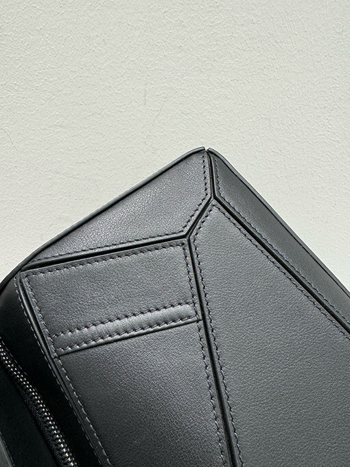 ロエベブランドコピー Puzzle レディースクラシックなパンクスタイルのハンドバッグ