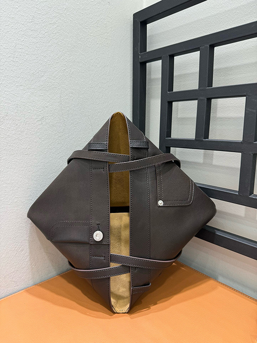 ロエベブランドスーパーコピー Puzzle Tote ヴィンテージバッグ