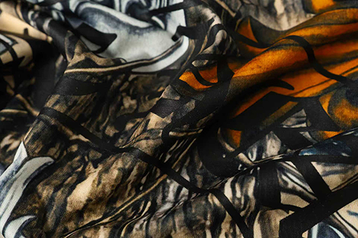 クロムハーツ x ナイキ x ドレイクノクタスーパーコピー 全体に馬蹄形のサンスクリット文字がプリントされた長袖シャツ