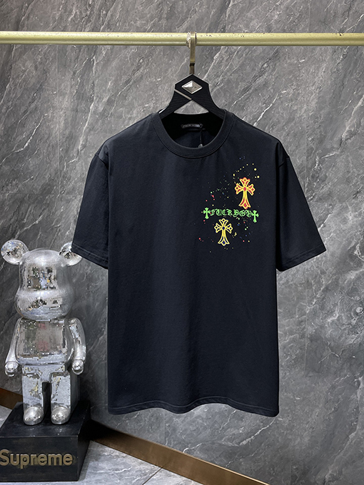 クロムハーツコピー カラフルなクロスとサンスクリット語の手描きグラフィティがプリントされた半袖Tシャツ