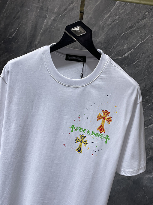 クロムハーツコピー カラフルなクロスとサンスクリット語の手描きグラフィティがプリントされた半袖Tシャツ