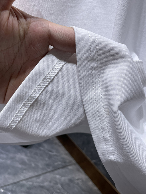 クロムハーツコピー カラフルなクロスとサンスクリット語の手描きグラフィティがプリントされた半袖Tシャツ