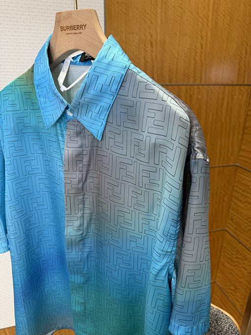 フェンディ グラデーション柄ジャカード織りの半袖シャツ