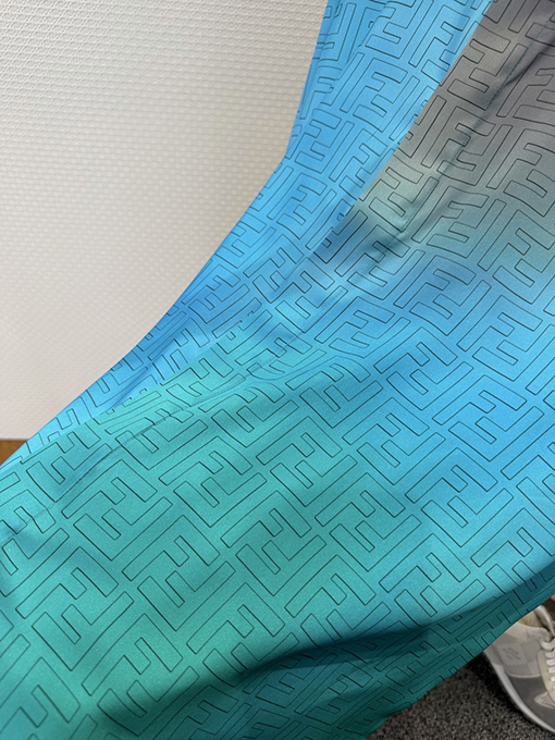 フェンディ グラデーション柄ジャカード織りの半袖シャツ