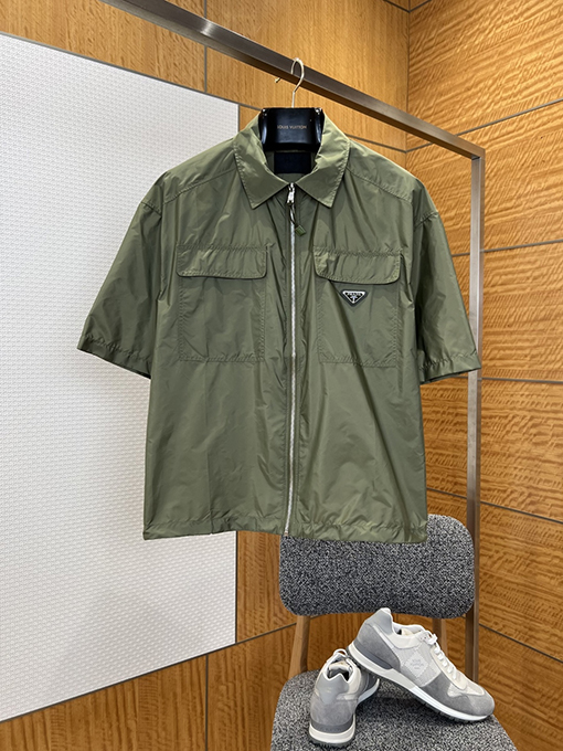 プラダ ポケット付きトライアングルロゴ入り半袖襟付きジャケット